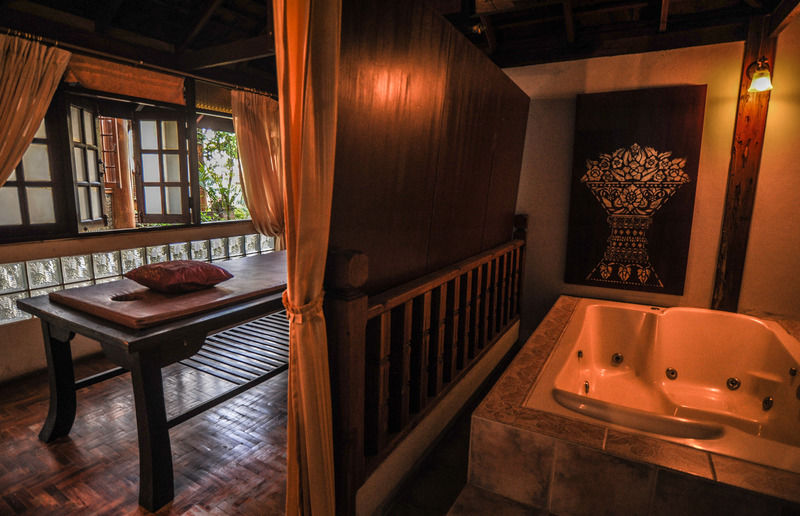 Suan Bua Hotel & Resort Ban Pong  Ngoại thất bức ảnh