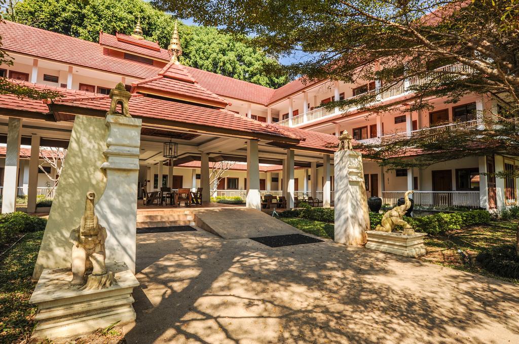 Suan Bua Hotel & Resort Ban Pong  Ngoại thất bức ảnh