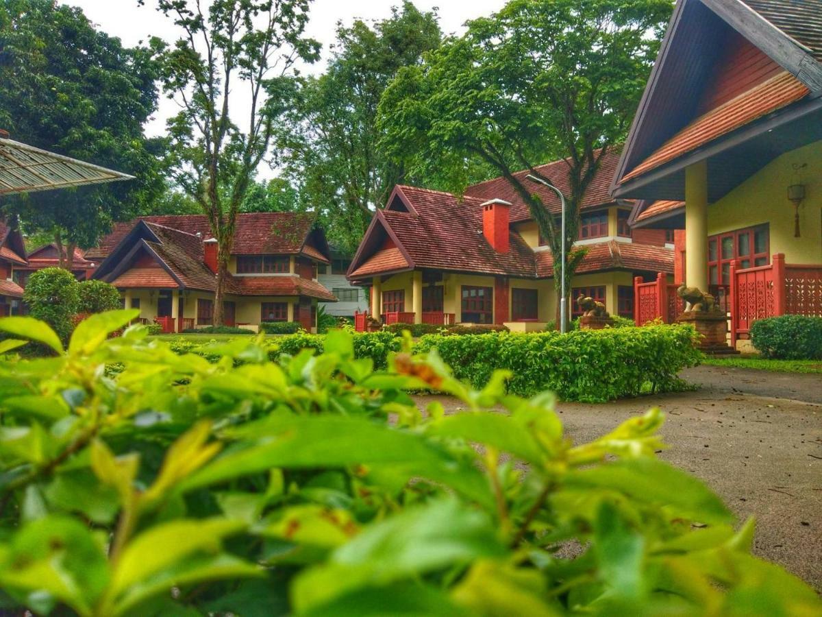 Suan Bua Hotel & Resort Ban Pong  Ngoại thất bức ảnh