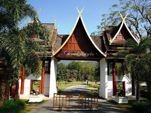 Suan Bua Hotel & Resort Ban Pong  Ngoại thất bức ảnh